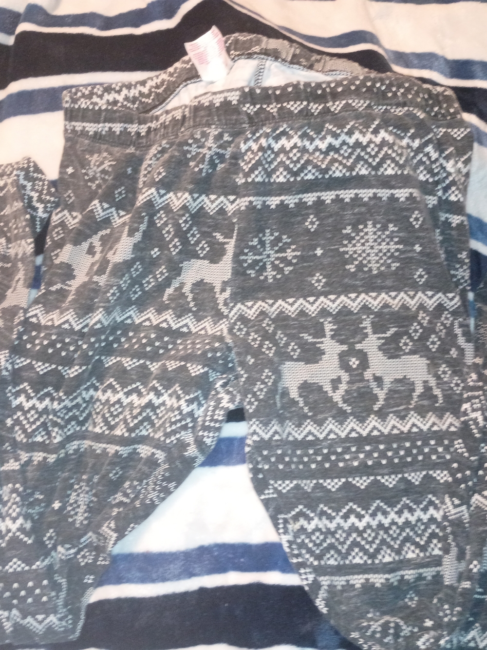 No Boundaries Gray and White Reindeer Print Leggings
